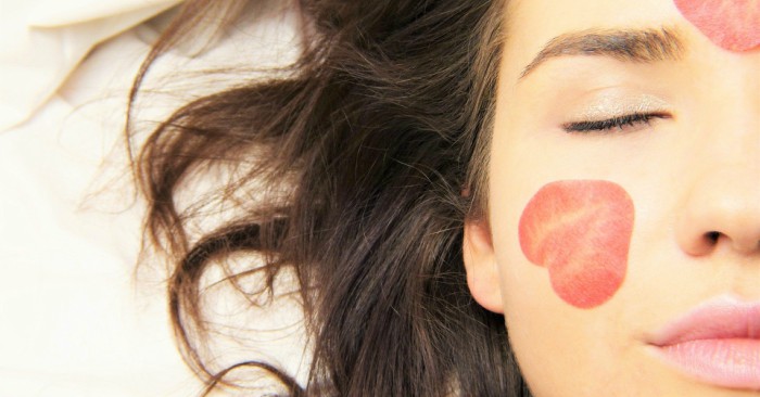 Bí quyết dưỡng da để có một thần thái luôn rạng ngời, khi xuất hiện trước công chúng của những người đẹp nổi tiếng thế giới; luôn là chủ đề quan tâm của người hâm mộ.