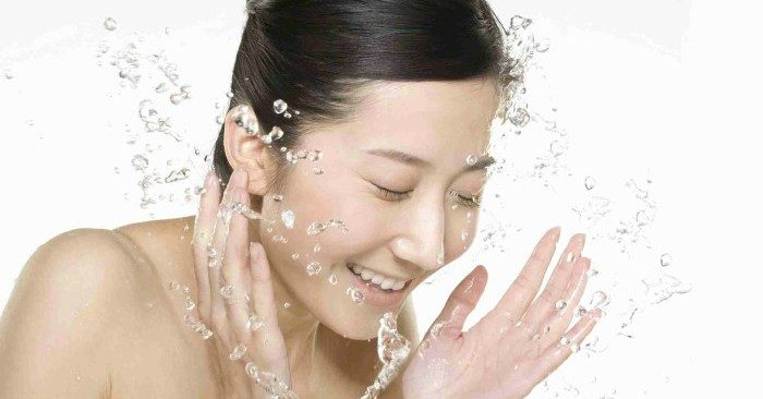 chăm sóc da mặt rất cần thiết để bảo vệ làn da khi phải thường xuyên đeo khẩu trang