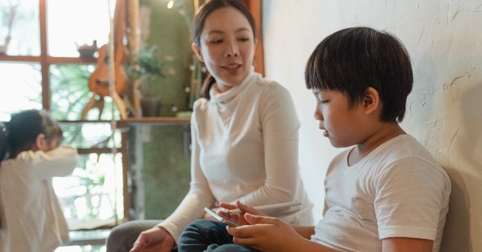Cha mẹ đừng nên trách mắng con vào 4 thời điểm này