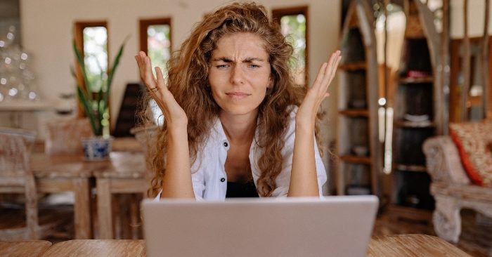 Nóng giận là tình trạng khi con người mất bình tĩnh, không kiểm soát được cảm xúc khi gặp phải vấn đề không như ý. Thời gian lâu dài sẽ khiến gây ra nhiều căn bệnh nguy hiemr. Đặc biệt là với phụ nữ