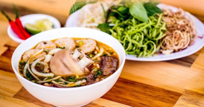 Cách nấu bún riêu giò heo ngon đậm vị miền Bắc