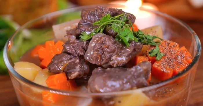 Cách nấu đuôi bò sốt vang thơm ngon như quán