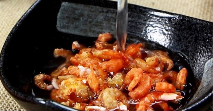Hon-hop-tom-kho