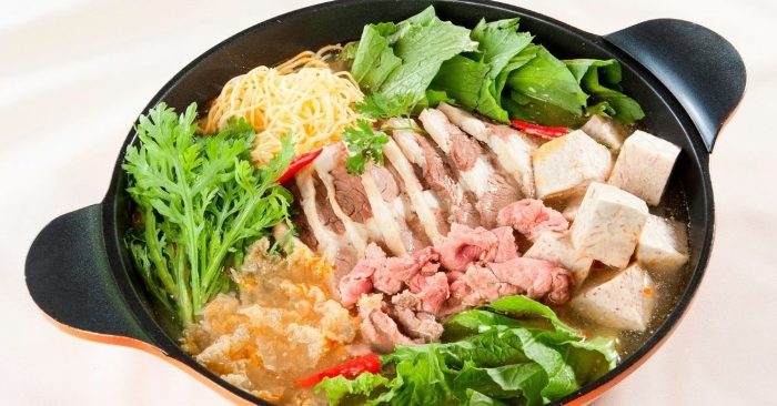 Cách nấu lẩu bò khoai môn thơm ngon hấp dẫn cho bữa ăn