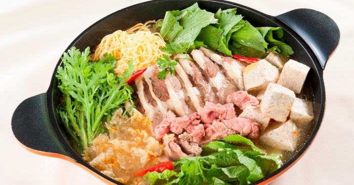 Cách nấu lẩu bò khoai môn thơm ngon hấp dẫn cho bữa ăn