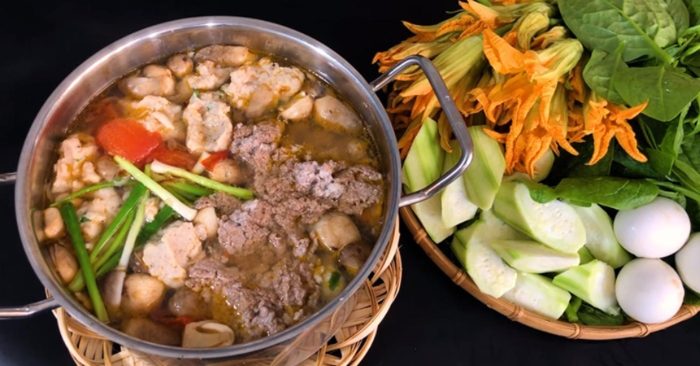 Cách nấu lẩu cua đồng hột vịt lộn không mùi tanh