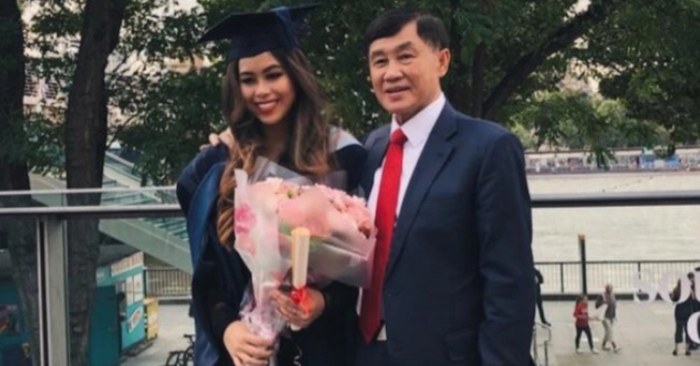 Chi gần 10 tỷ thuê chuyên cơ riêng đưa con gái về nước, Johnathan Hạnh Nguyễn nói: “Nó không thở được, chỉ muốn chết”
