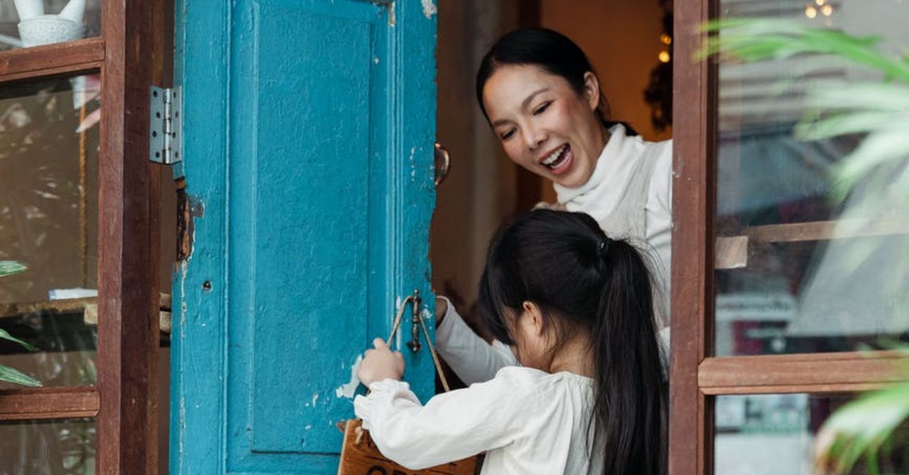 100 phép lịch sự tối thiểu ai cũng nên biết; phep lich su; phép lịch sự trong giao tiếp; phép lịch sự trong ăn uống; phép lịch sự là gì; tại sao phải lịch sự