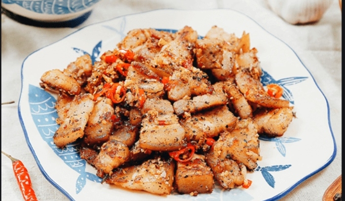 Cách làm thịt rang muối chuẩn vị đơn giản