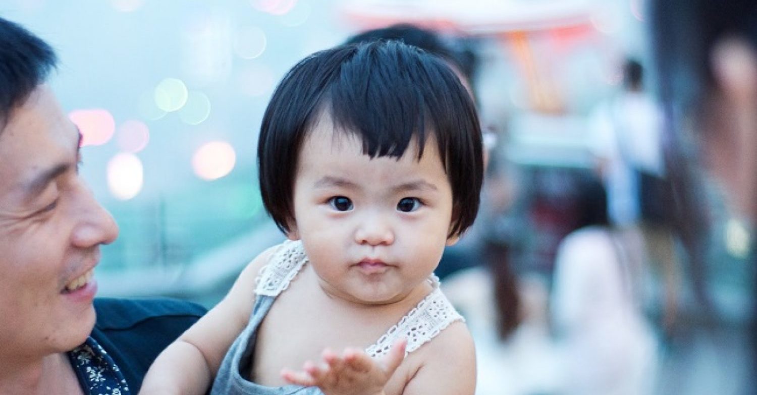 Sau nhiều thập niên áp dụng chính sách 1 con, chính sách 2 con, hôm 31/5/2021 Trung Quốc tuyên bố sẽ áp dụng chính sách 3 con (ảnh: Positve.news).