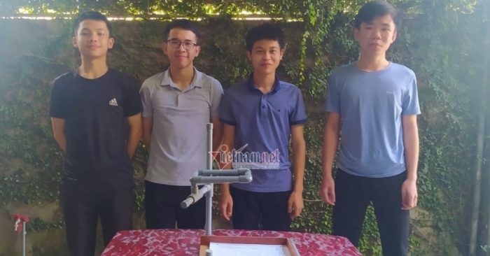 Hà Tĩnh: Học sinh sáng chế giá chấm bài thi trắc nghiệm giúp thầy cô đỡ vất vả