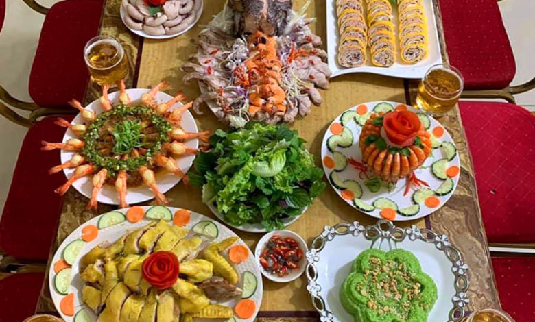 Mâm cơm Việt của chàng trai 10 năm ở châu Phi khiến nhiều người thán phục