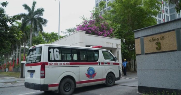 Xe chở bệnh nhân Covid-19