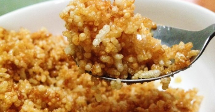 Cách làm cơm khô ngào đường giòn thơm đậm vị
