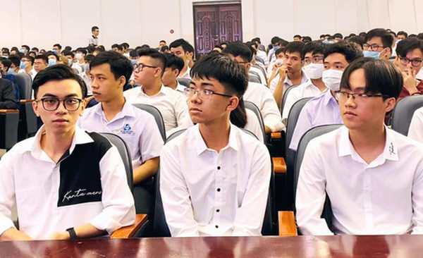 Chân dung 3 chàng trai tên Huy Hoàng