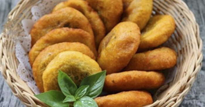 Cách làm bánh bí đỏ chiên giòn tan, thơm ngon