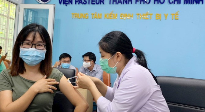 676 người bị phản ứng sau khi tiêm vắc-xin covid-19.