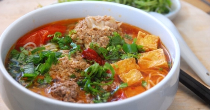 cach nau bun rieu thit hành lá, bữa cơm, gia đình, việt nam, hương vị, khó quên, chiêu đãi cả nhà.