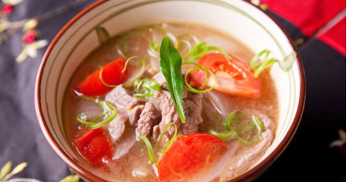 Thịt bò nấu cà chua; món gì; đơn giản tại nhà; đậm đà hương vị; bớt chua; sơ chế; hấp dẫn; Sài Gòn;