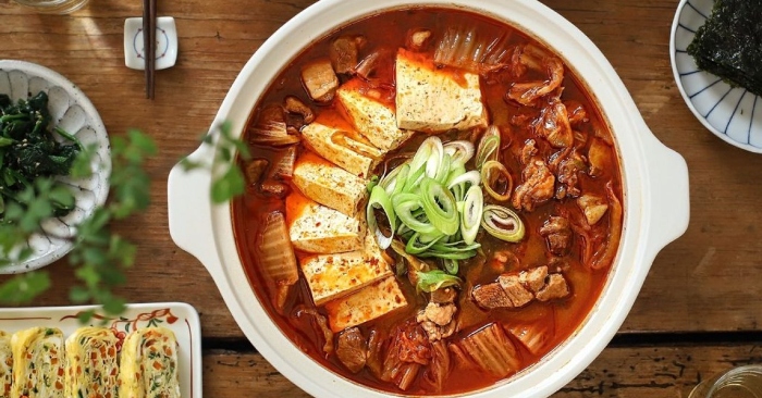 Canh thịt bò nấm kim châm Hàn Quốc, gia dinh, hình ảnh, canh sườn bò cay Hàn Quốc, hầm cay, cach