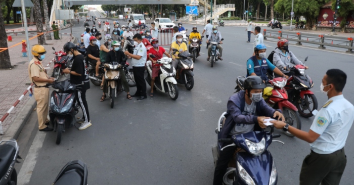 TP. HCM: Nhiều người bị phạt 1-3 triệu đồng vì ra đường tập thể dục