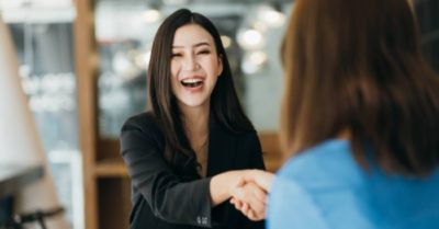 4 dấu hiệu cho thấy bạn có thể gặp người quen từ kiếp trước